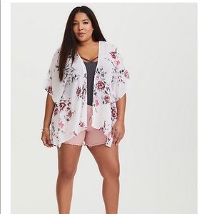 Torrid White Floral Kimono 5/5x/28W